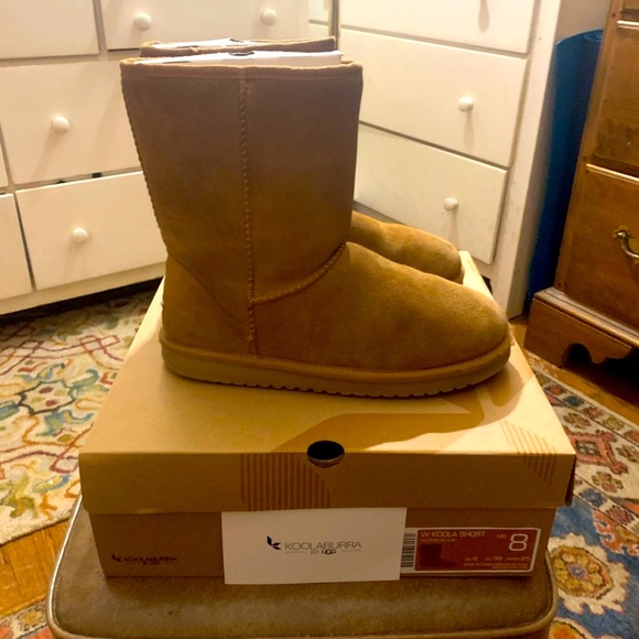 Like new Koolaburra By Ugg Boots, Size 8 - Picture 4 of 9